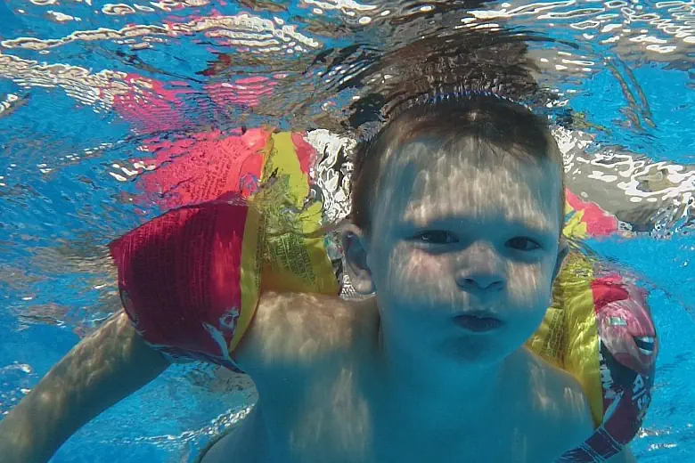 Die Wasserqualität vom Pool ist für Kinder besonders wichtig.