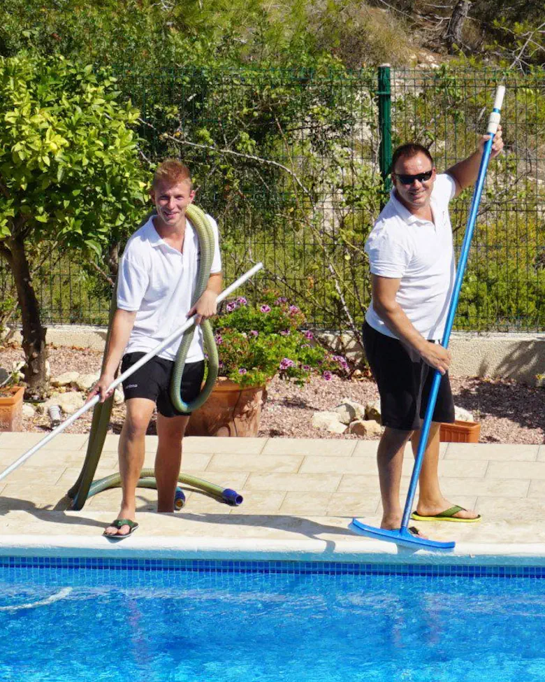 Poolreiniger Team Poolservice Orihuela Costa